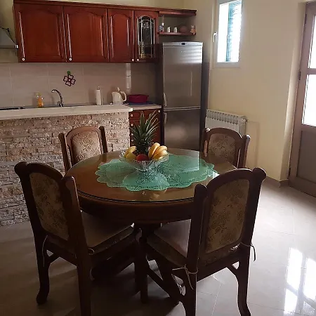 Apartman Rada Biograd Na Moru